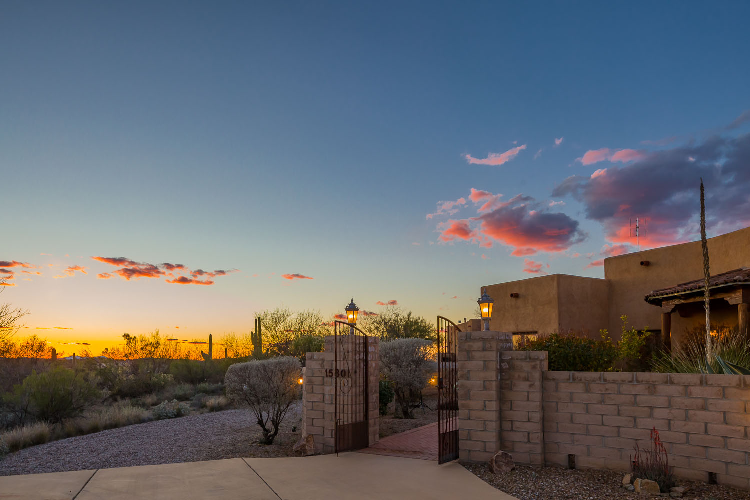 Custom Vail AZ Horse Property For Sale 700K Coyote Creek